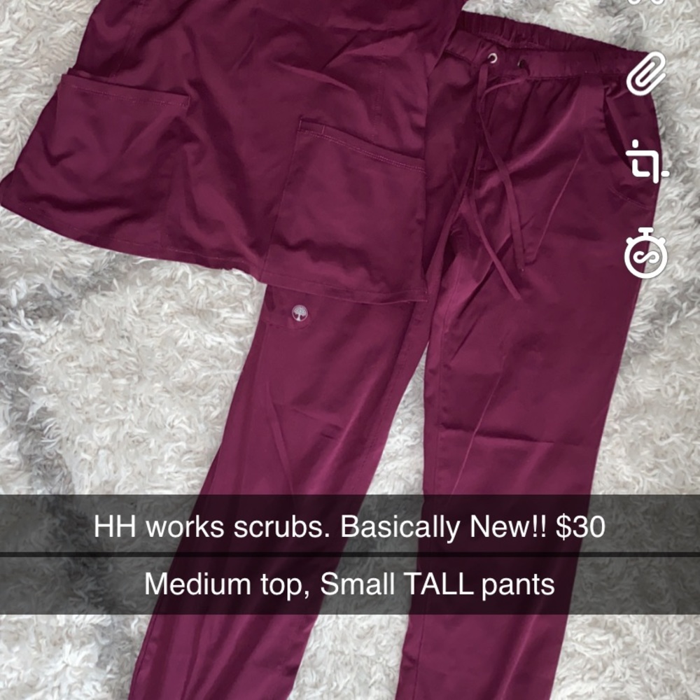 Women’s Scrubs!!